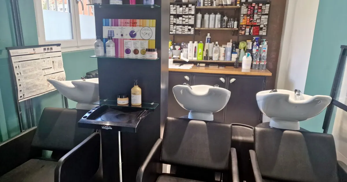 Bar à couleur L'Oréal du coloriste à Dunkerque