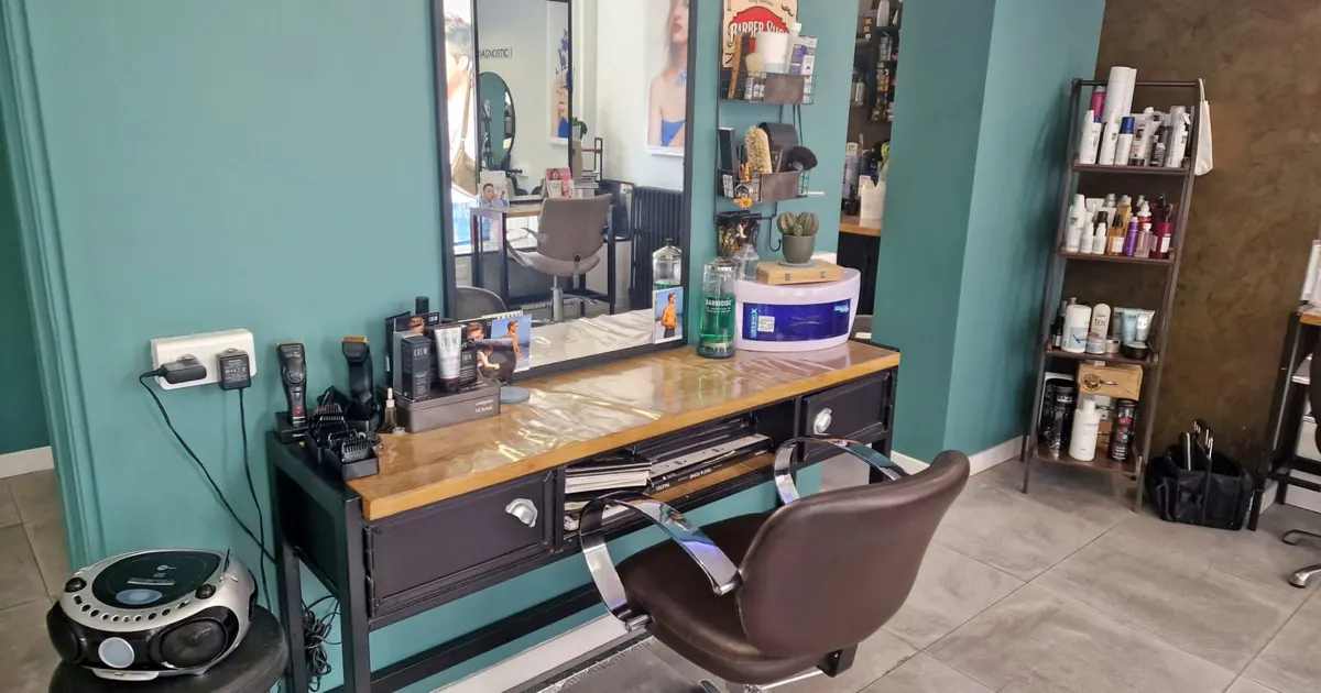 Coin barbier du coiffeur mixte à Dunkerque