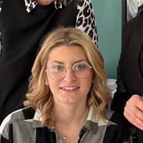 Florine, coiffeuse au Comptoir des Couleurs à Dunkerque